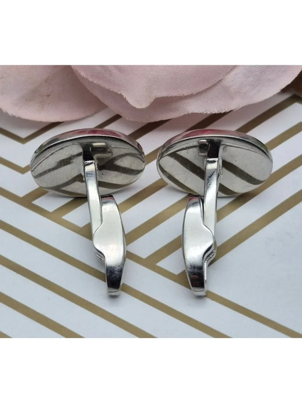 Jos A. Bank Mens Silver Tone Cufflinks Striped Red & Black Oval Design